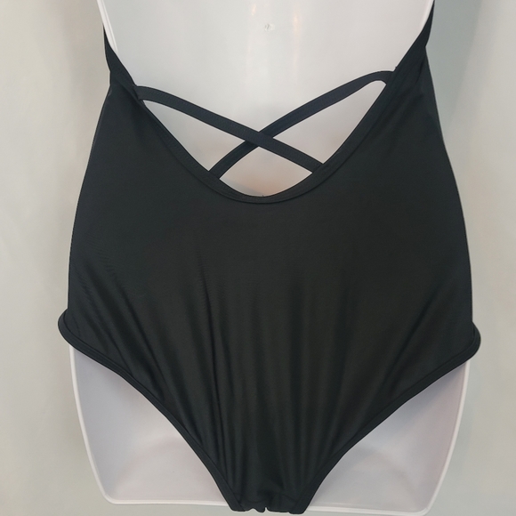 ❤ 3/$25 Boohoo Swimsuit - Picture 5 of 7